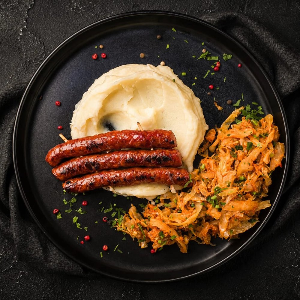 CARNACIORI CU PIURE DE CARTOFI SI KIMCHI